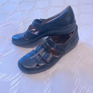 Naturalizer Woman’s Black Leather Casual Shoes 8N